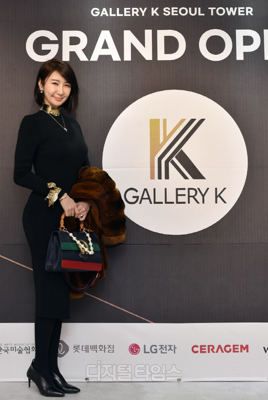 [포토]모델 이현진 `갤러리K 서울타워 오픈식 왔어요`